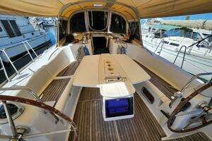 2011 Beneteau Oceanis 49 thumbnail 11
