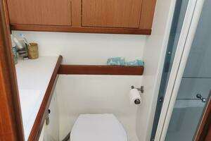 2011 Beneteau Oceanis 49 thumbnail 34