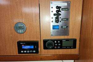 2011 Beneteau Oceanis 49 thumbnail 28