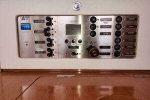 2011 Beneteau Oceanis 49 thumbnail 31