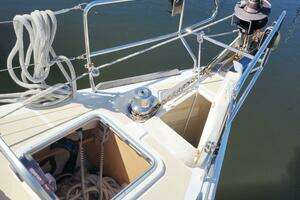 2011 Beneteau Oceanis 49 thumbnail 10