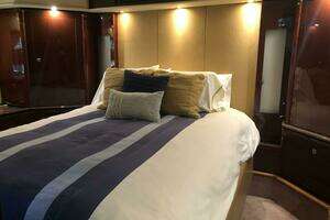 2008 Sea Ray 55 Sundancer thumbnail 29