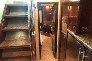 2008 Sea Ray 55 Sundancer thumbnail 25