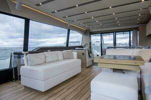 2018 Prestige 680 Flybridge thumbnail 8