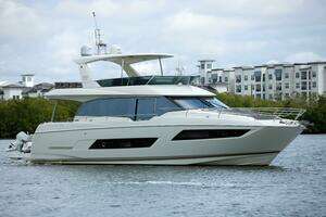 2018 Prestige 680 Flybridge thumbnail 1