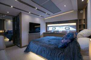 2018 Prestige 680 Flybridge thumbnail 17