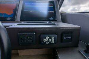 2018 Prestige 680 Flybridge thumbnail 16