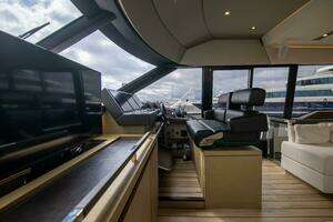 2018 Prestige 680 Flybridge thumbnail 15