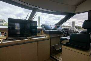 2018 Prestige 680 Flybridge thumbnail 14