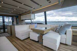 2018 Prestige 680 Flybridge thumbnail 7