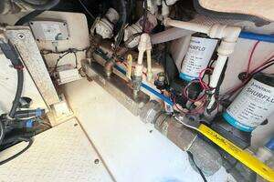 2014 Everglades 355 Center Console thumbnail 32