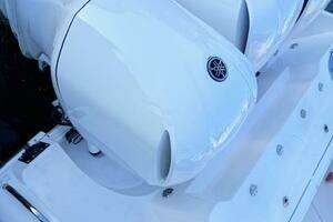 2014 Everglades 355 Center Console thumbnail 9