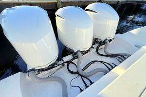 2014 Everglades 355 Center Console thumbnail 29