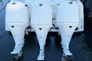 2014 Everglades 355 Center Console thumbnail 10