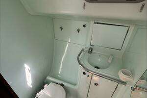 1993 Beneteau Oceanis 400 thumbnail 23