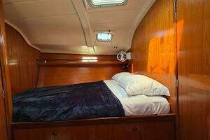 1993 Beneteau Oceanis 400 thumbnail 19