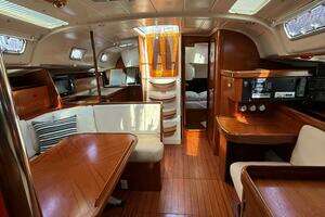 1993 Beneteau Oceanis 400 thumbnail 13