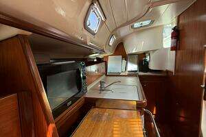 1993 Beneteau Oceanis 400 thumbnail 12