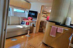 2012 Four Winns V435 thumbnail 37