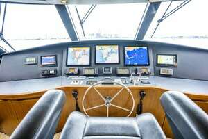 2011 Viking 70 Enclosed Bridge thumbnail 19