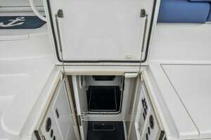 2011 Viking 70 Enclosed Bridge thumbnail 60