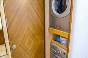 2011 Viking 70 Enclosed Bridge thumbnail 32