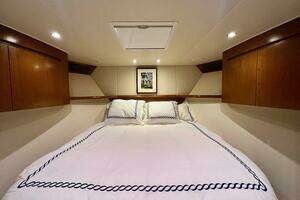 2011 Viking 70 Enclosed Bridge thumbnail 33