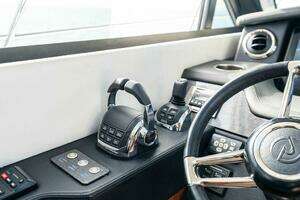 2018 Riviera 4800 Sport Yacht thumbnail 21