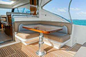2018 Riviera 4800 Sport Yacht thumbnail 11