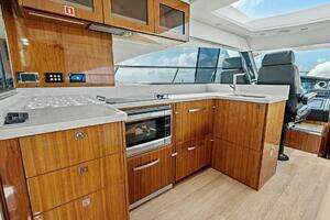 2018 Riviera 4800 Sport Yacht thumbnail 16
