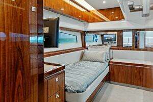 2018 Riviera 4800 Sport Yacht thumbnail 28