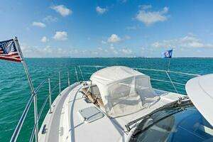 2018 Riviera 4800 Sport Yacht thumbnail 34
