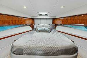 2018 Riviera 4800 Sport Yacht thumbnail 25
