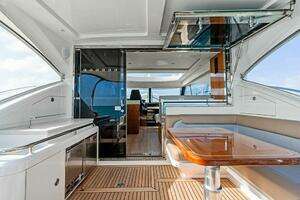 2018 Riviera 4800 Sport Yacht thumbnail 13