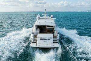 2018 Riviera 4800 Sport Yacht thumbnail 7