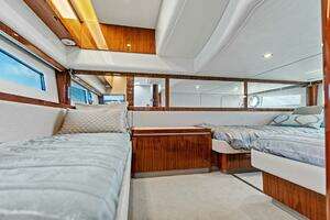 2018 Riviera 4800 Sport Yacht thumbnail 29