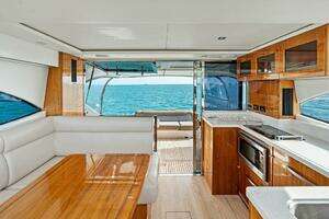 2018 Riviera 4800 Sport Yacht thumbnail 14