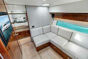 2018 Riviera 4800 Sport Yacht thumbnail 24