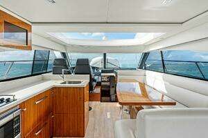 2018 Riviera 4800 Sport Yacht thumbnail 15