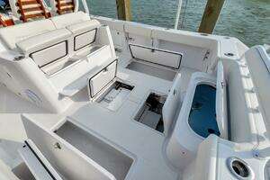 2023 Jupiter 43 Center Console thumbnail 32