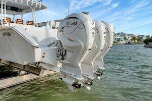 2023 Jupiter 43 Center Console thumbnail 40
