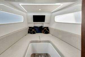 2023 Jupiter 43 Center Console thumbnail 4