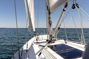 2023 Catalina 425 thumbnail 63