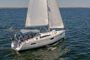 2023 Catalina 425 thumbnail 7