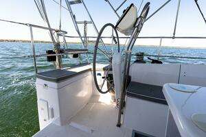 2023 Catalina 425 thumbnail 65