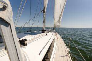 2023 Catalina 425 thumbnail 56