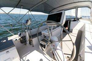 2023 Catalina 425 thumbnail 69