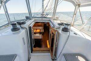 2023 Catalina 425 thumbnail 52