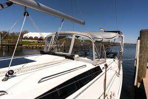 2023 Catalina 425 thumbnail 81