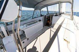 2023 Catalina 425 thumbnail 71